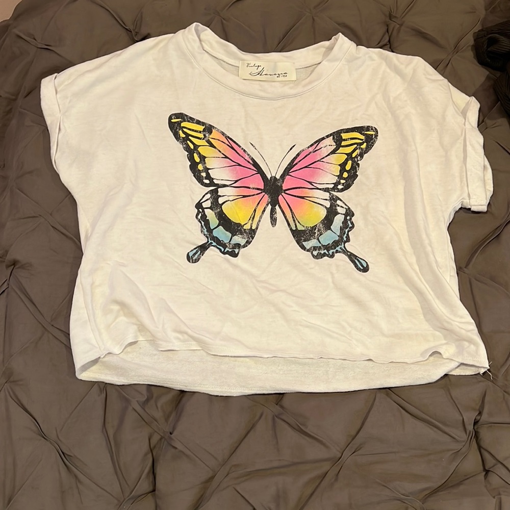 Adorable butterfly shirt. Never worn. Vintage Havana.